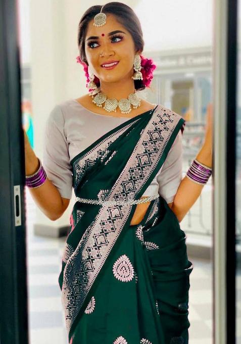 Green Jacquard Work Soft Lichi Silk Saree Set