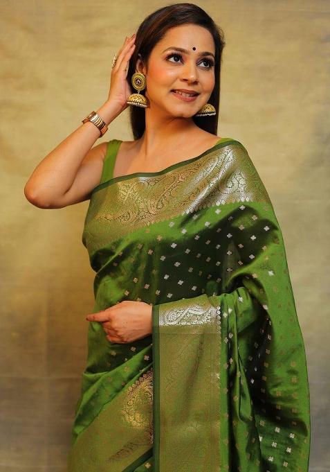 Mehendi Green Jacquard Work Soft Lichi Silk Saree Set
