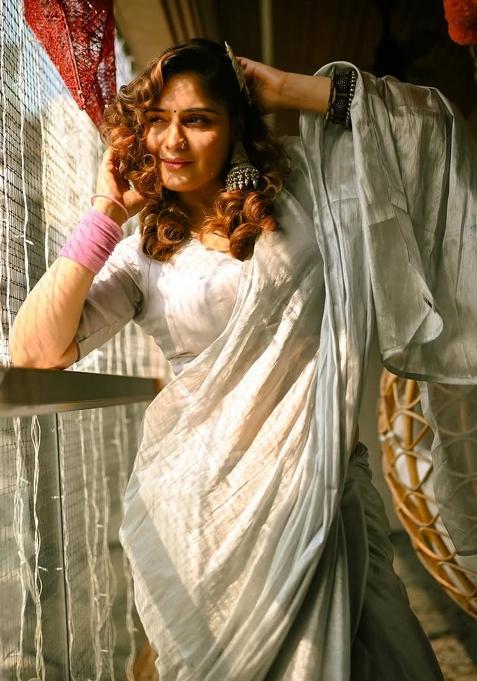 Silver Embroidered Tissue Saree Set