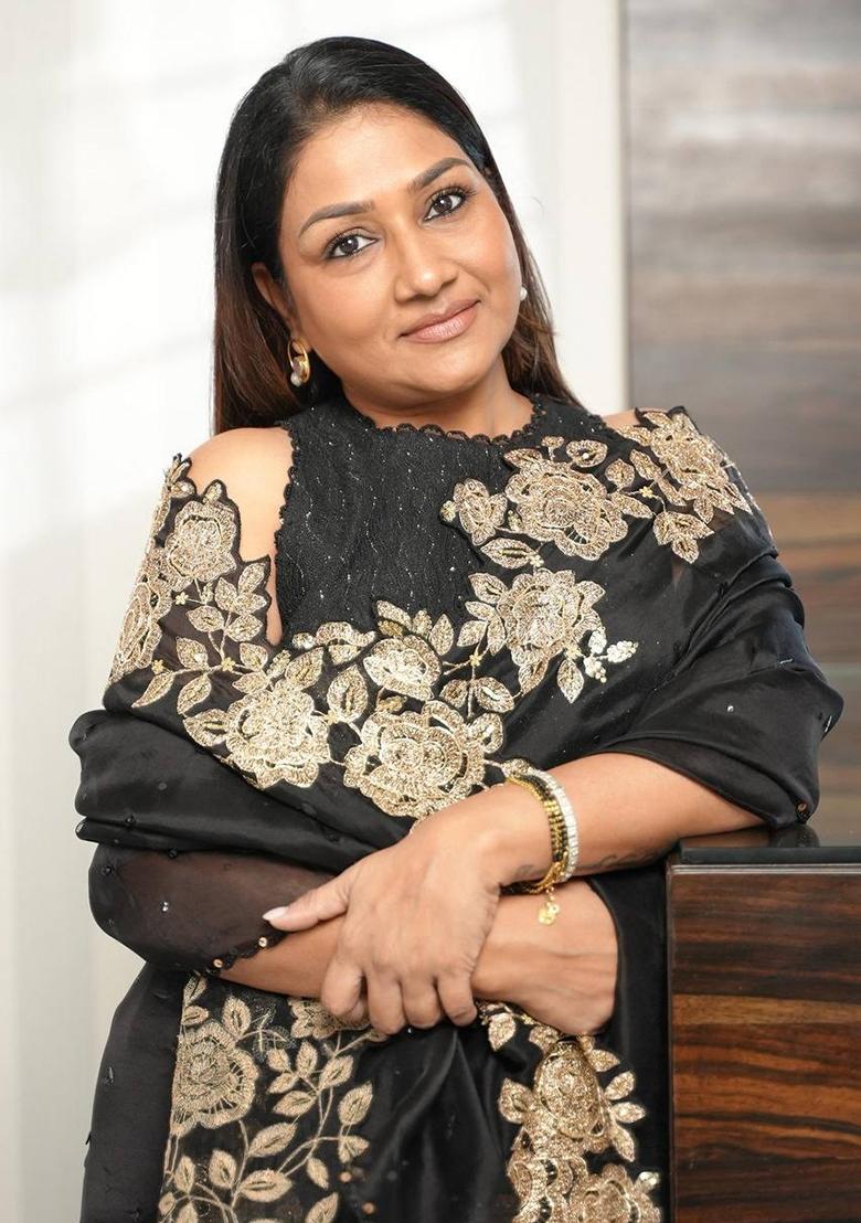 Black Embroidered Jimicho Saree Set - Indya