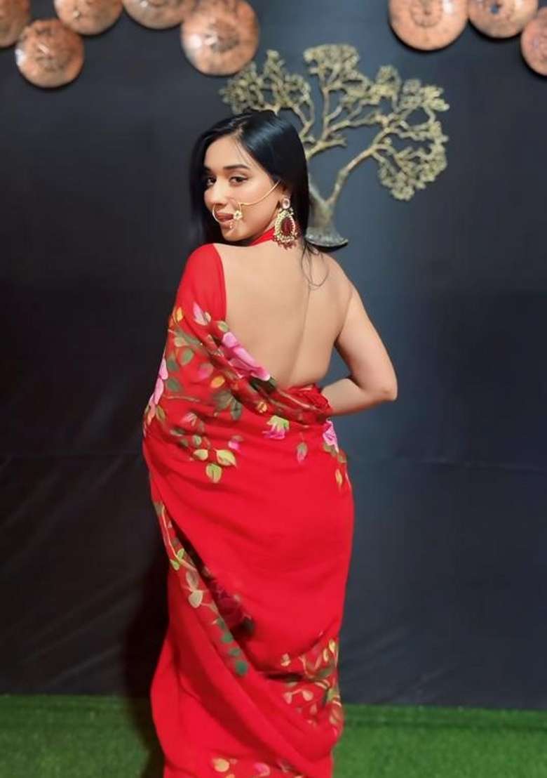 Red Embroidered Georgette Saree Set - Indya