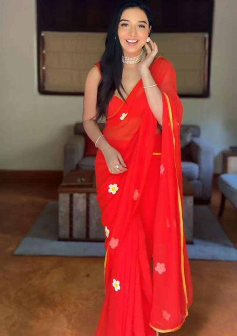 Red Embroidered Georgette Saree Set - Indya