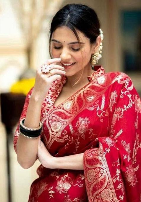 Red Embroidery Silk Saree With Blouse