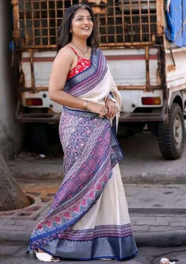 Off White With Blouse Silk Blend Saree with Embroidery for Diwali | Wedding & Festive Wear - Indya