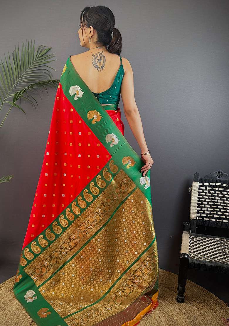 Green Embroidered Silk Blend Saree Set for Diwali and Festive Wear - Indya
