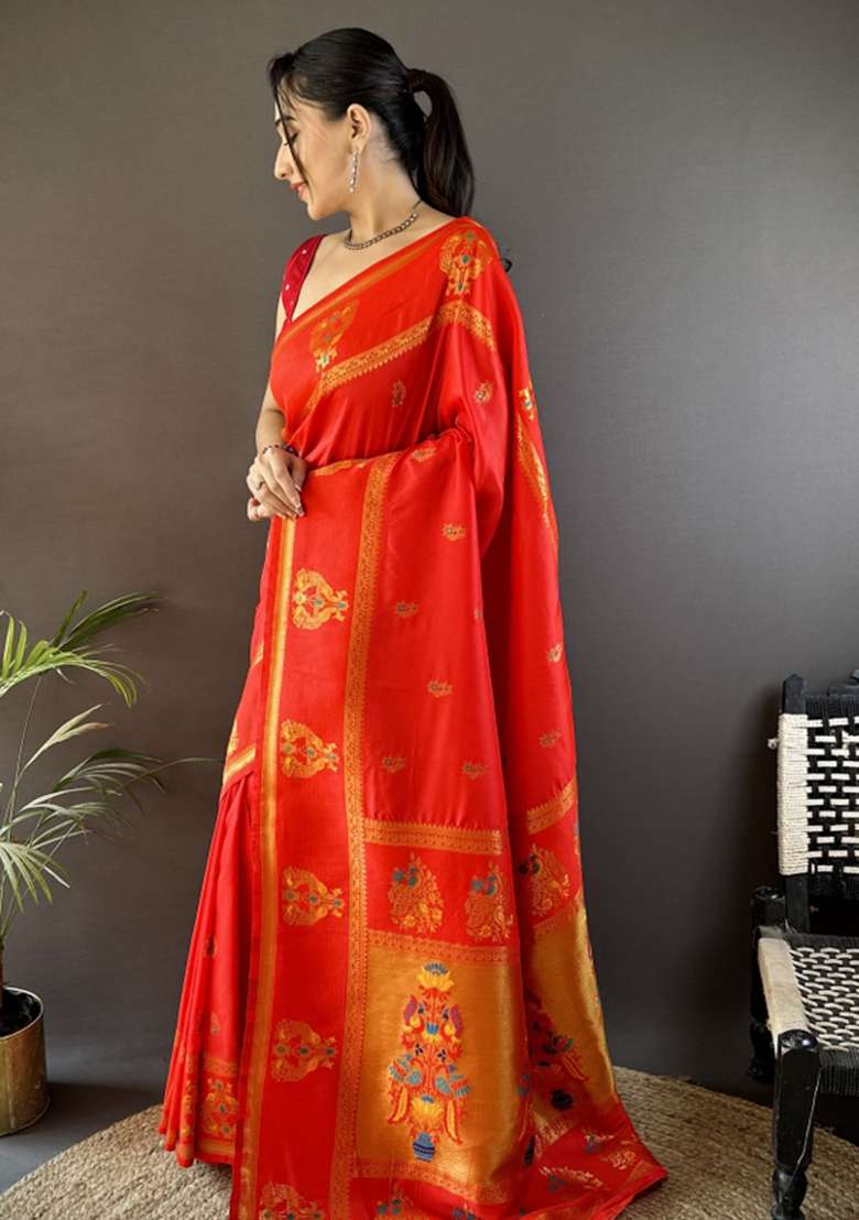 Red Weaving Border Silk Blend Saree Set for Diwali | Wedding & Festive Wear - Indya