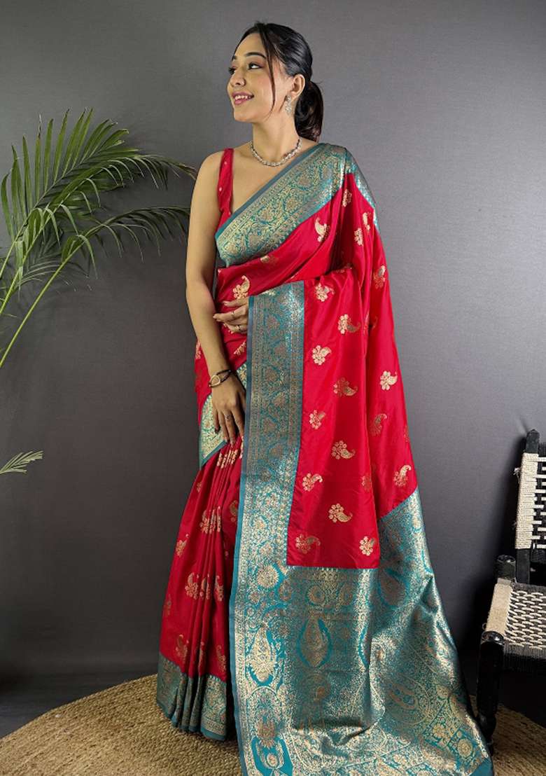 Red Woven Silk Blend Saree Set for Diwali and Festive Wear - Indya