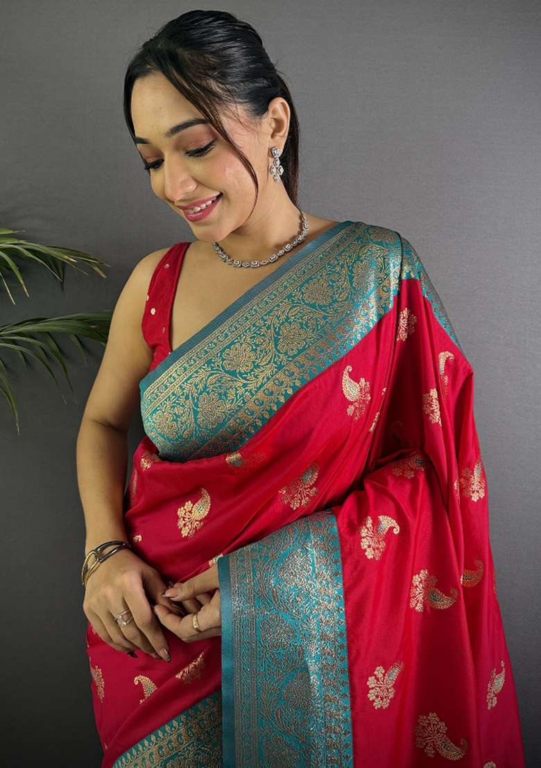 Red Woven Silk Blend Saree Set for Diwali and Festive Wear - Indya