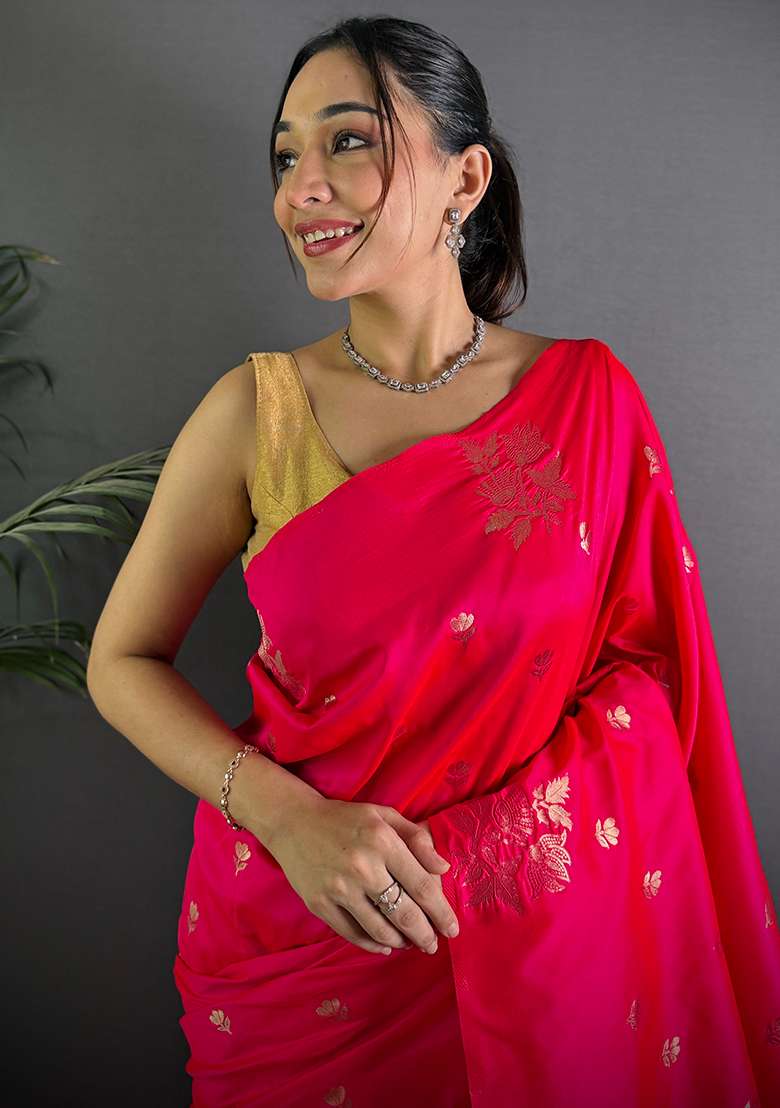 Red Woven Silk Blend Saree Set for Diwali | Wedding & Festive Wear - Indya