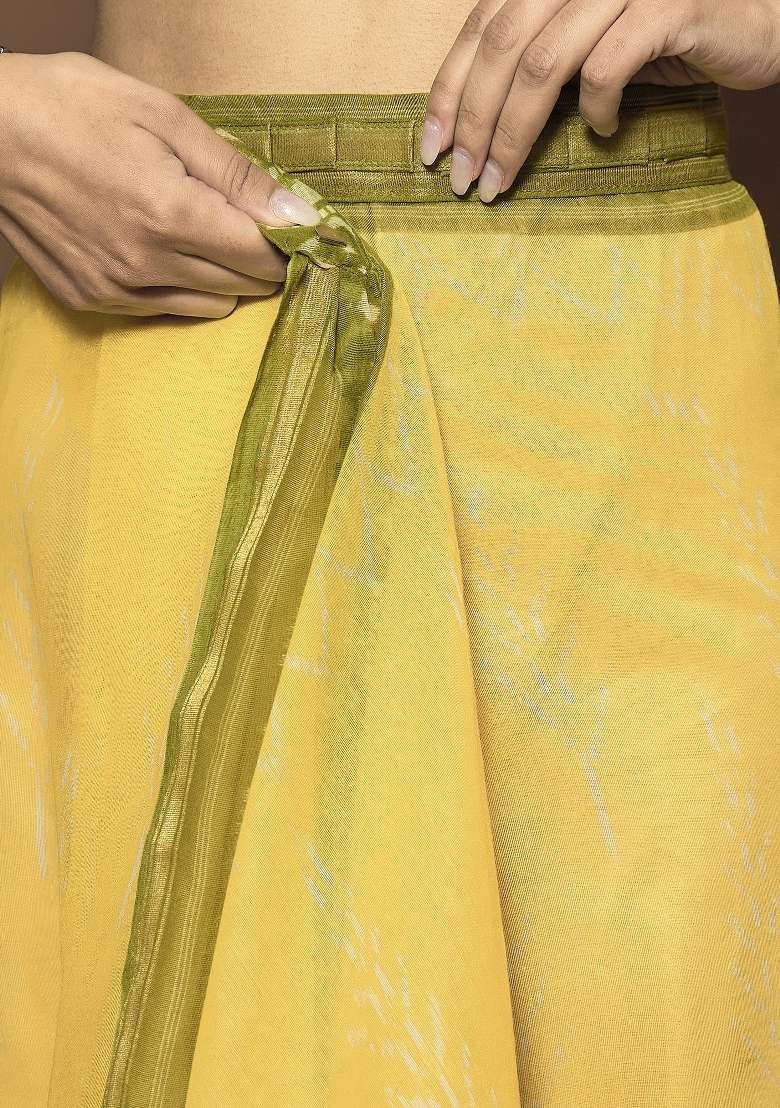 Yellow Printed Cotton Blend Saree Set - Indya