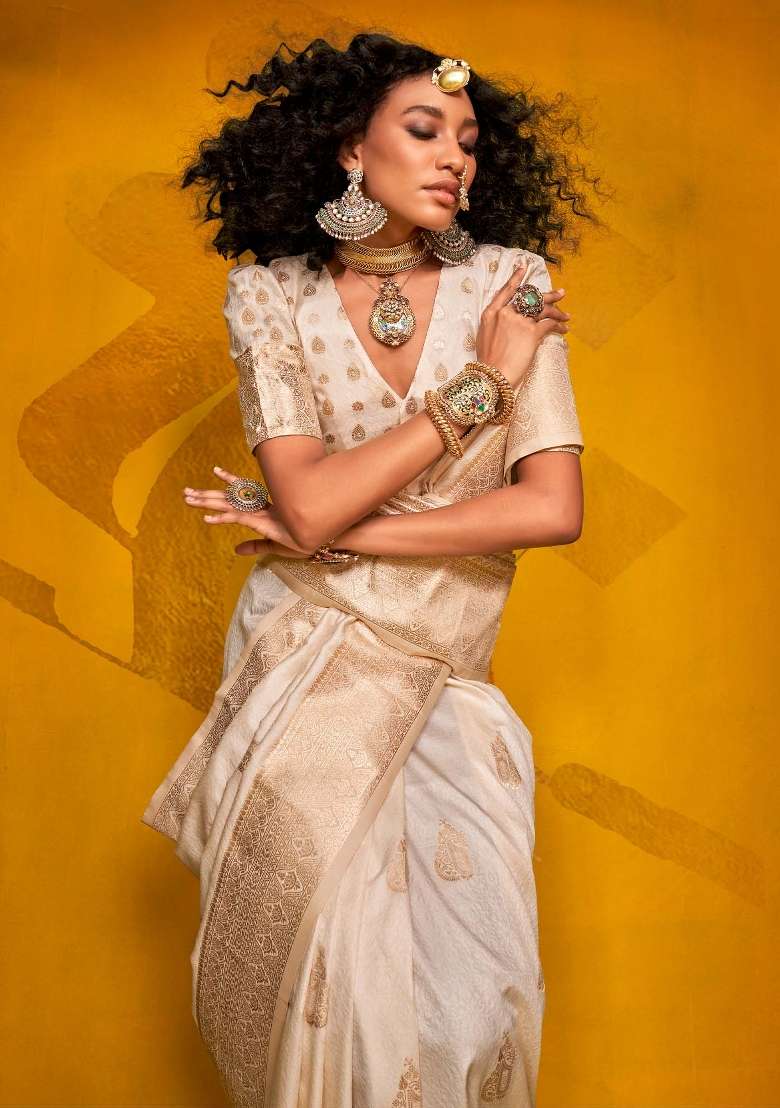 Off White Silk Blend Saree Set with Printed for Diwali | Wedding & Festive Wear - Indya