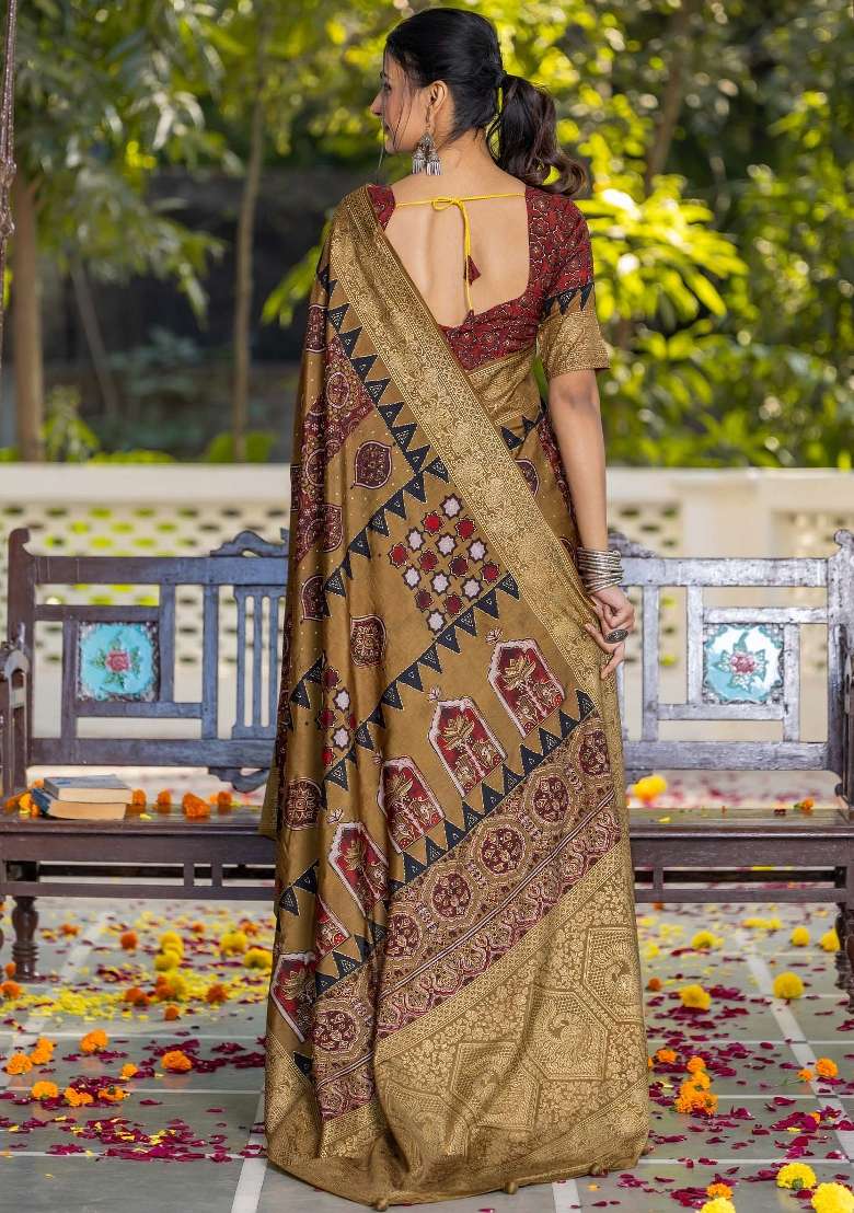 Mustard Printed Viscose Silk Blend Saree Set - Indya