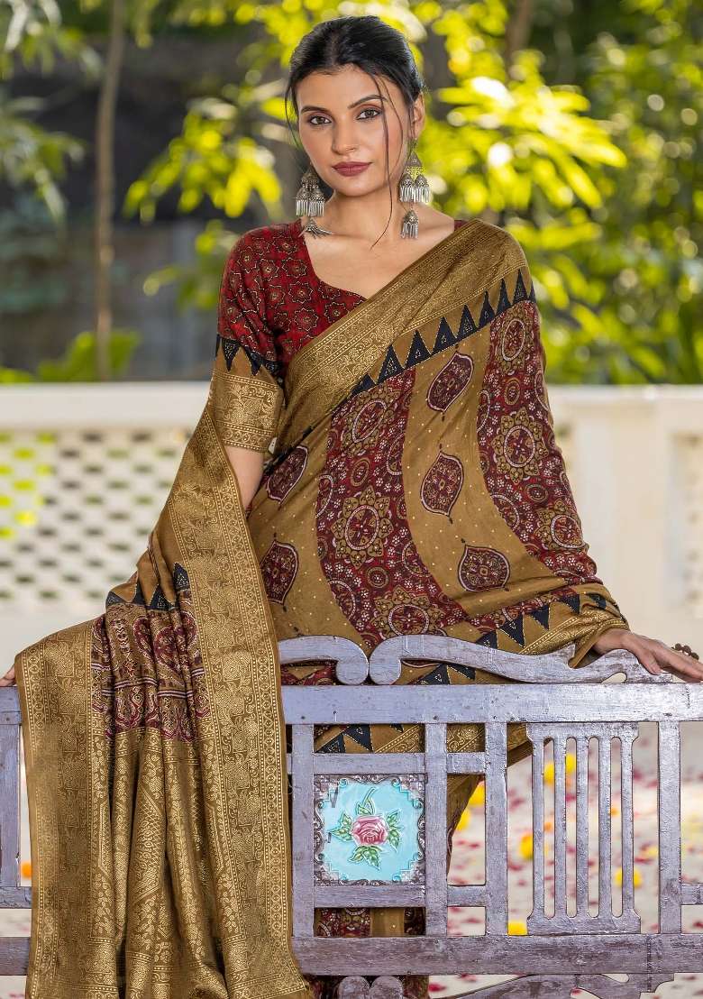 Mustard Printed Viscose Silk Blend Saree Set - Indya