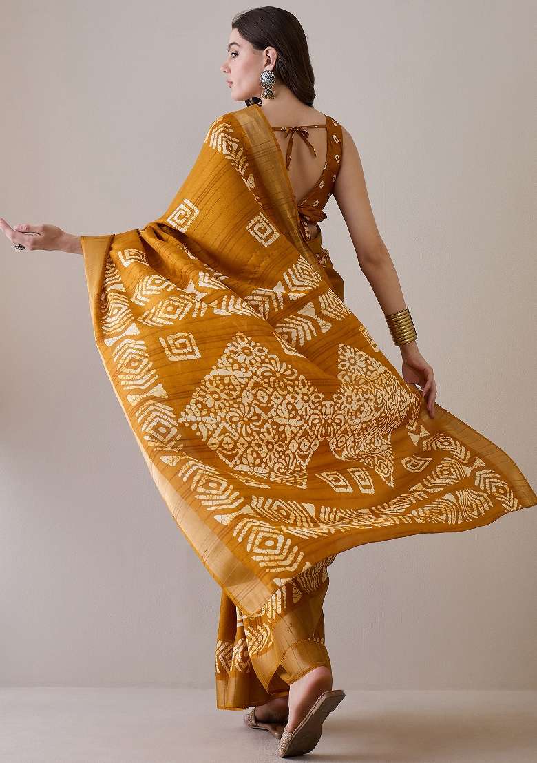 Mustard Printed Silk Blend Saree Set - Indya