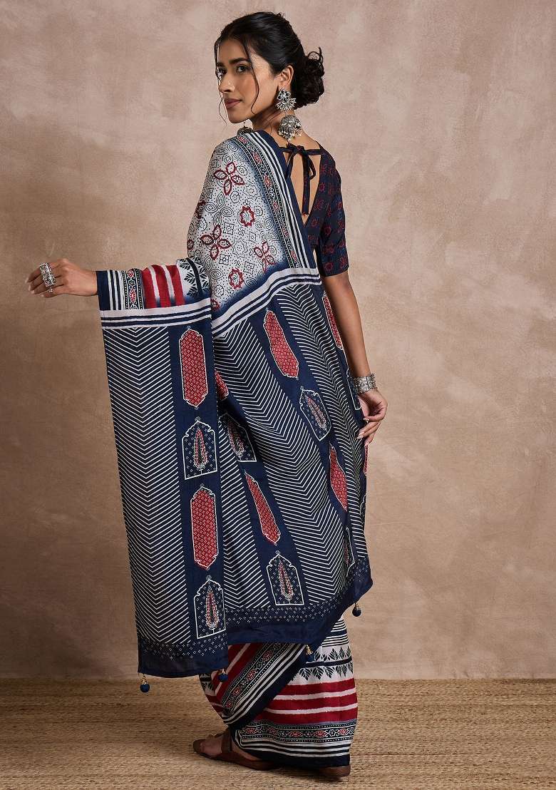 Off White Printed Viscose Silk Blend Saree Set - Indya