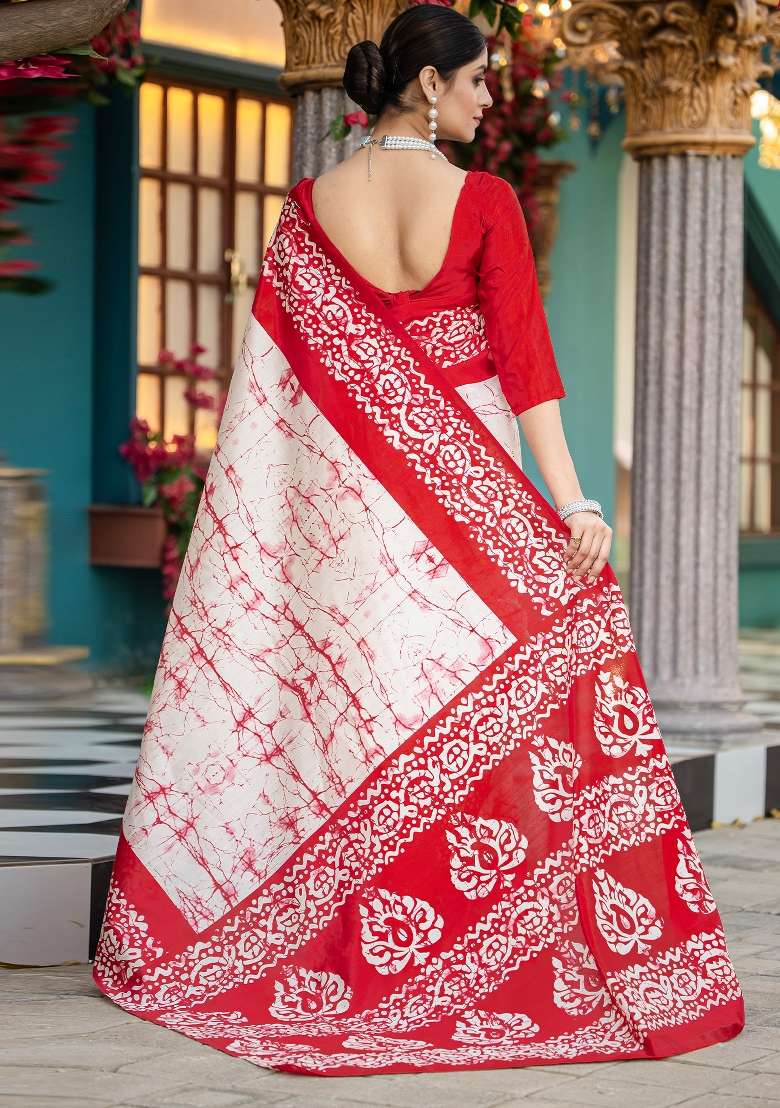 Off White Printed Bhagalpuri Silk Blend Saree Set - Indya