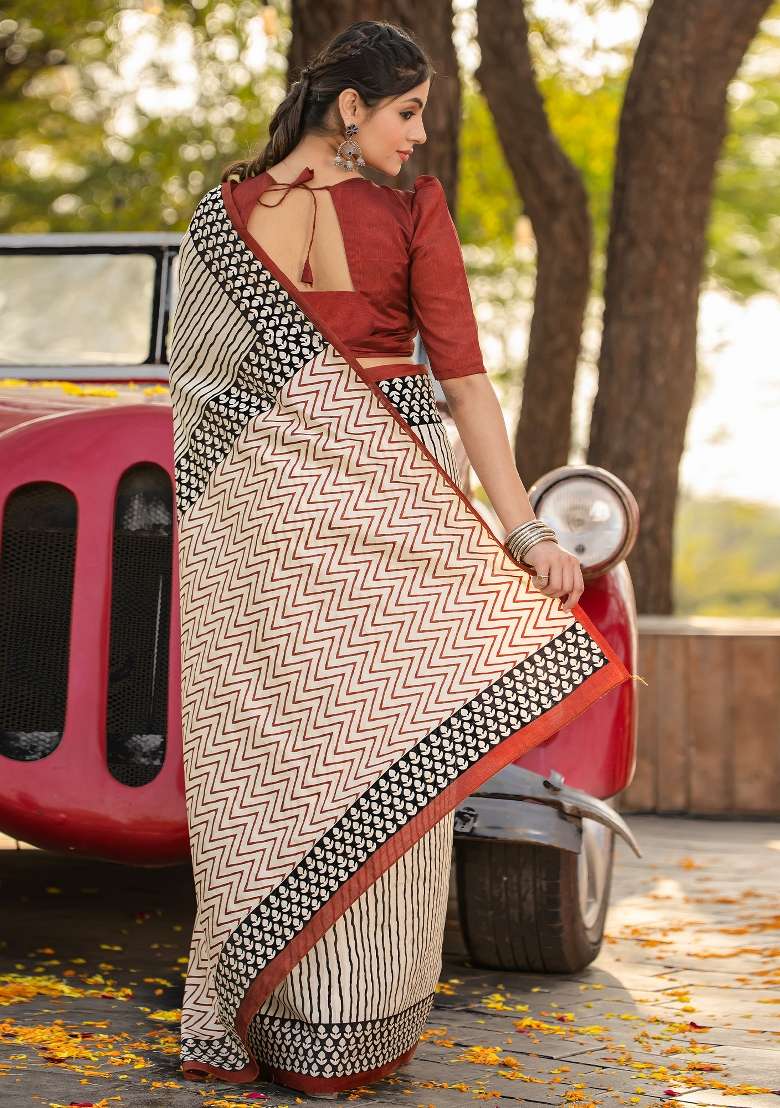 Off White Printed Bhagalpuri Silk Blend Saree Set - Indya