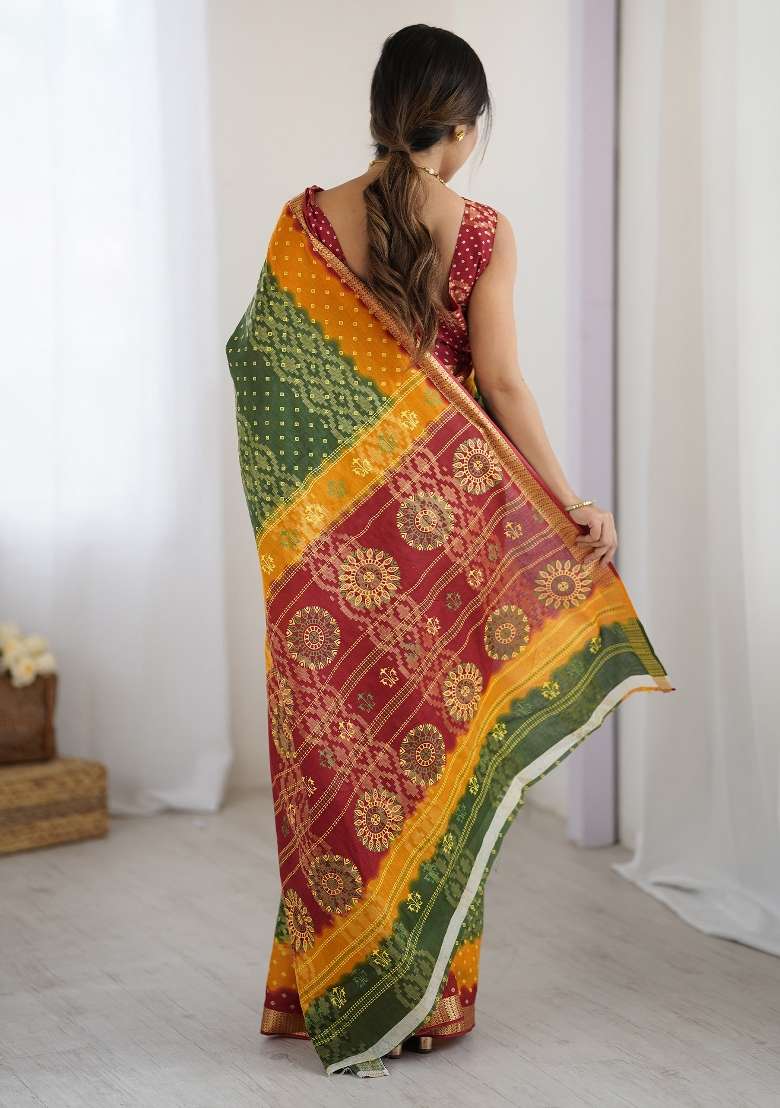 Green Cotton Saree Set with Printed for Diwali | Wedding & Festive Wear - Indya