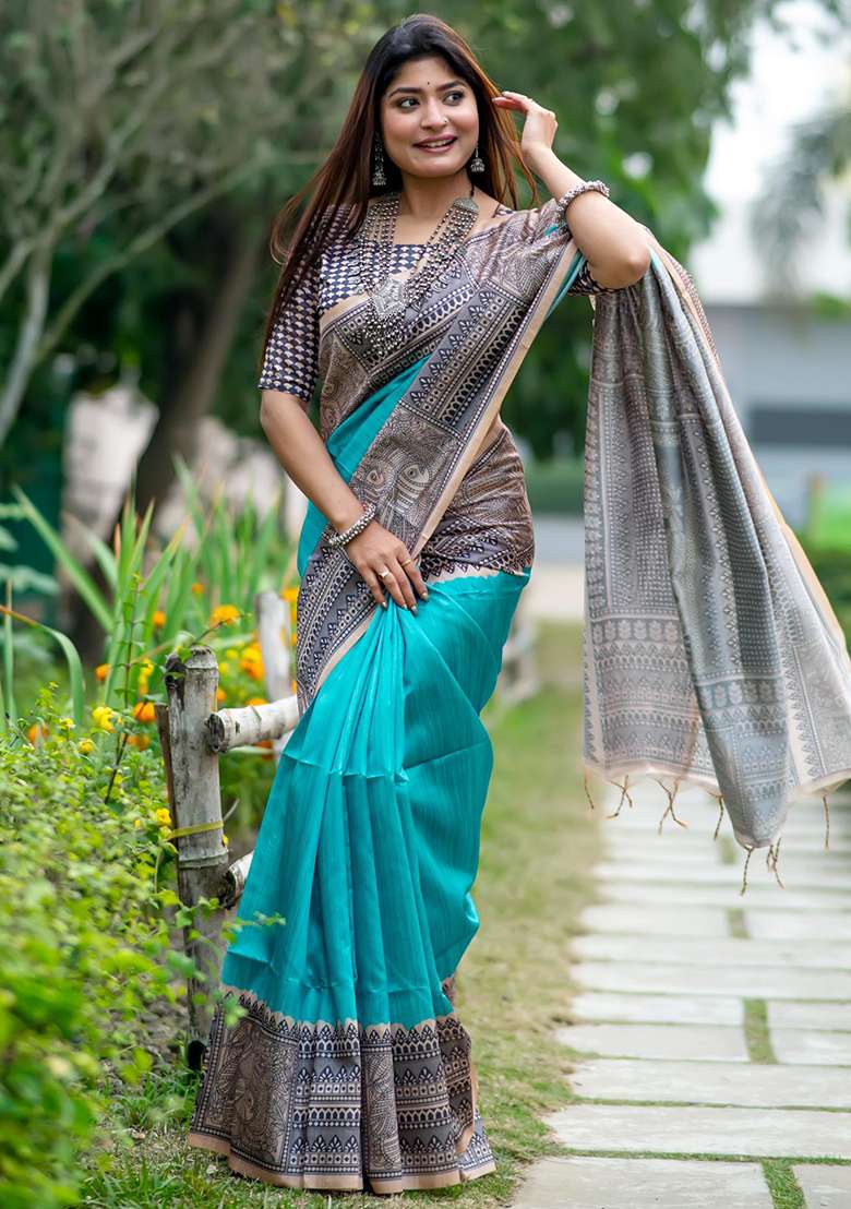 Aqua Embroidered Silk Blend Saree Set - Indya