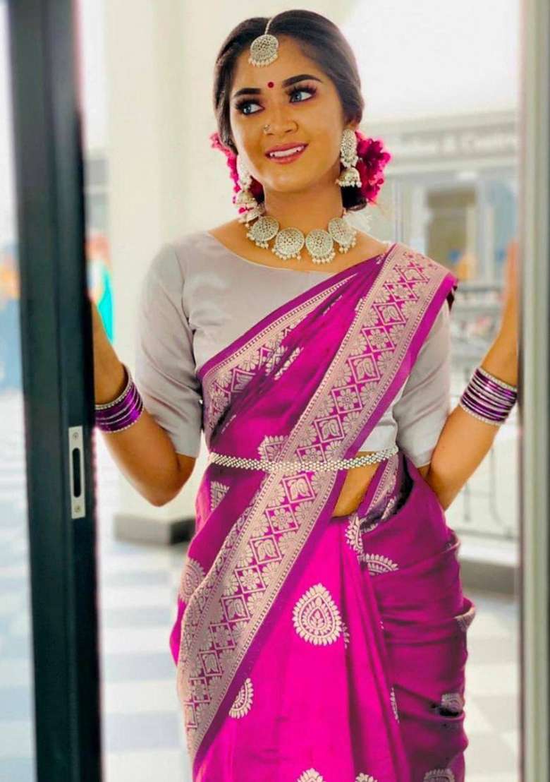 Pink Jacquard Silk Blend Saree Set for Diwali and Festive Wear - Indya