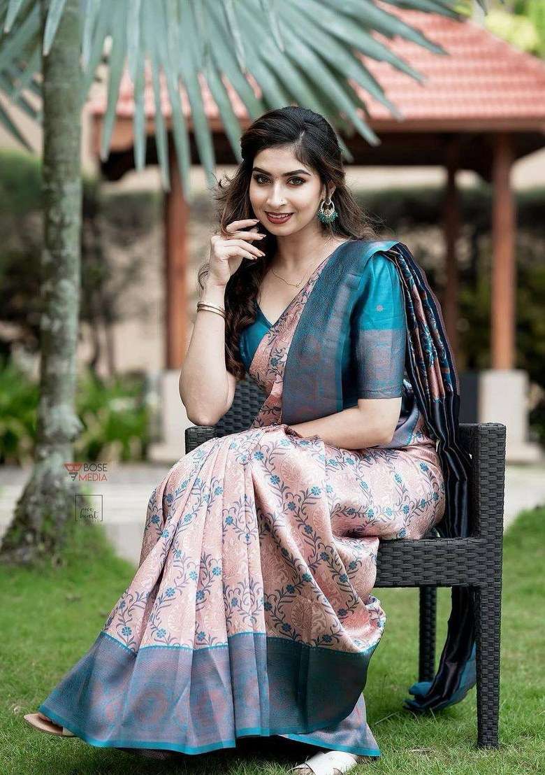 Pink Jacquard Silk Blend Saree Set for Diwali and Festive Wear - Indya