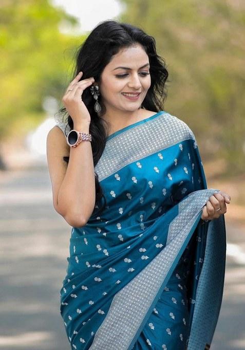 Blue Embroidered Banarasi Silk Saree Set