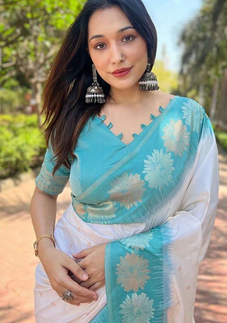 White Blend Banarasi Silk Saree Set with Embroidered for Diwali | Wedding & Festive Wear - Indya