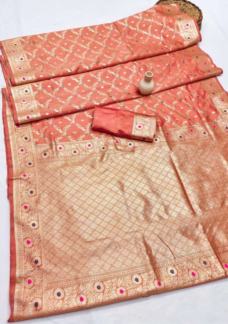 Peach Blend Banarasi Silk Saree Set with Embroidered for Diwali | Wedding & Festive Wear - Indya