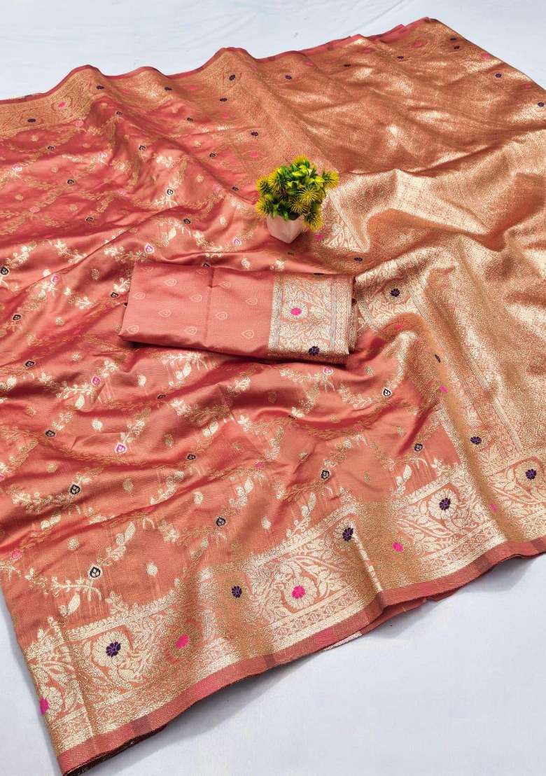 Peach Blend Banarasi Silk Saree Set with Embroidered for Diwali | Wedding & Festive Wear - Indya