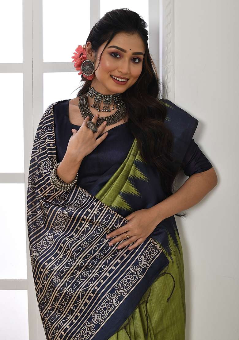 Green Printed Tussar Silk Blend Saree Set for Diwali and Festive Wear - Indya