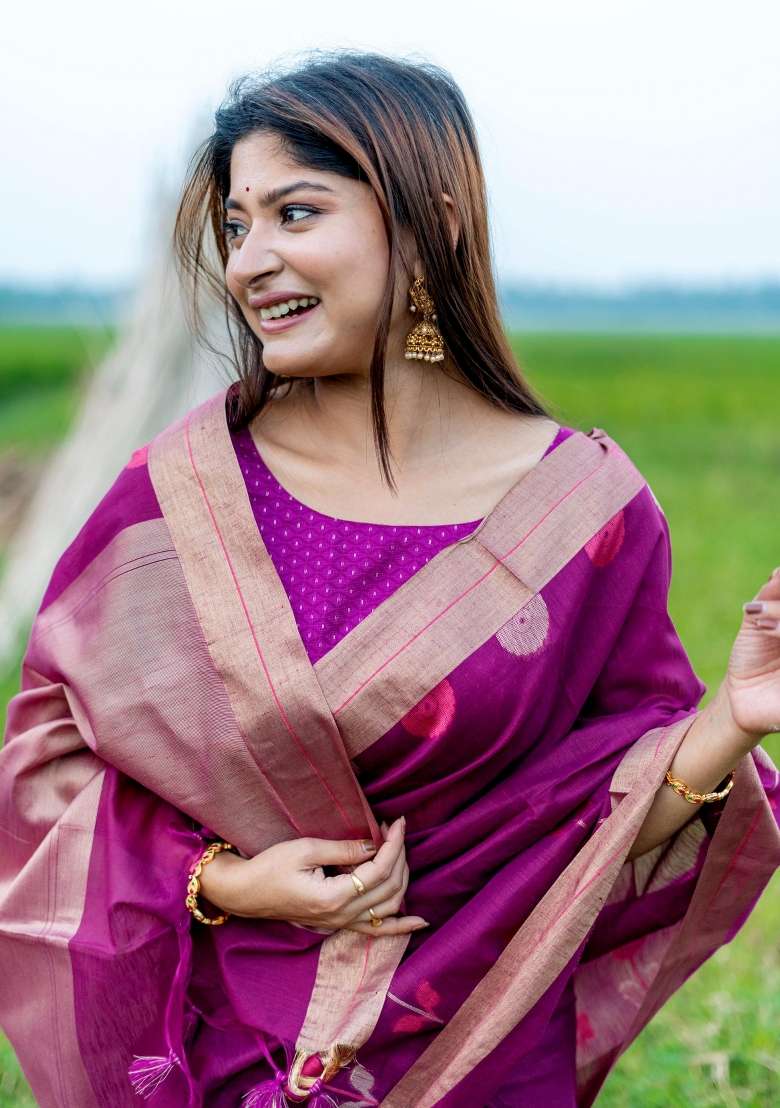 Rani Pink Jamdani Weaving Linen Silk Blend Saree Set for Diwali | Wedding & Festive Wear - Indya