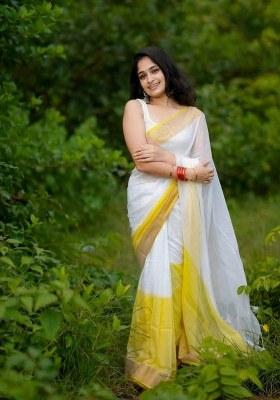 Yellow Printed Blended Saree Set