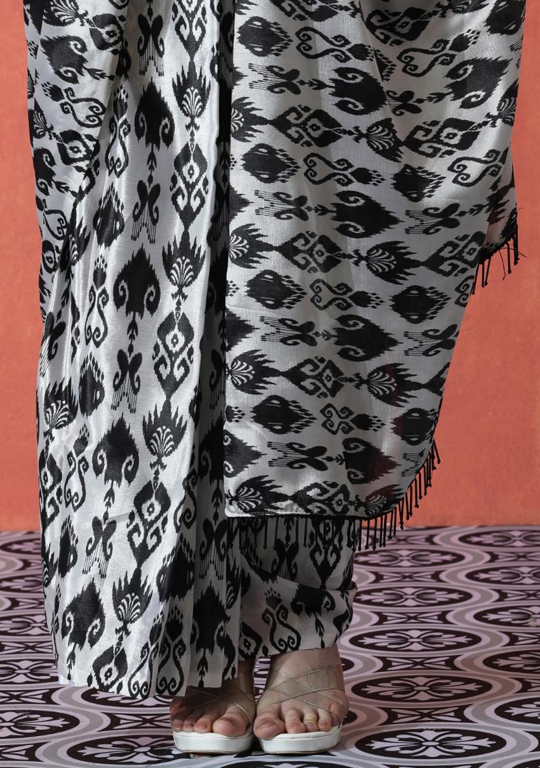 Black Printed Chinon Saree Set - Indya