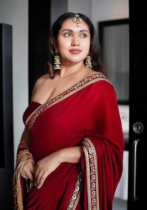 Red Plain Velvet Saree Set