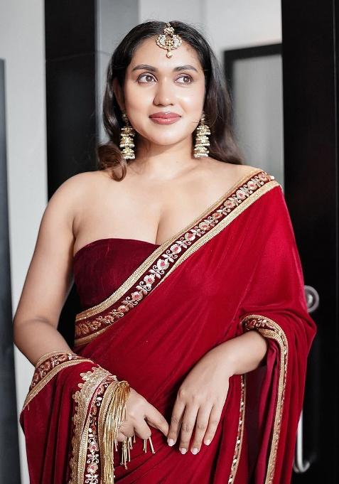 Red Plain Velvet Saree Set