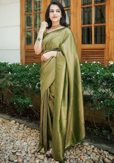 Mehndi Jacquard Work Silk Saree Set