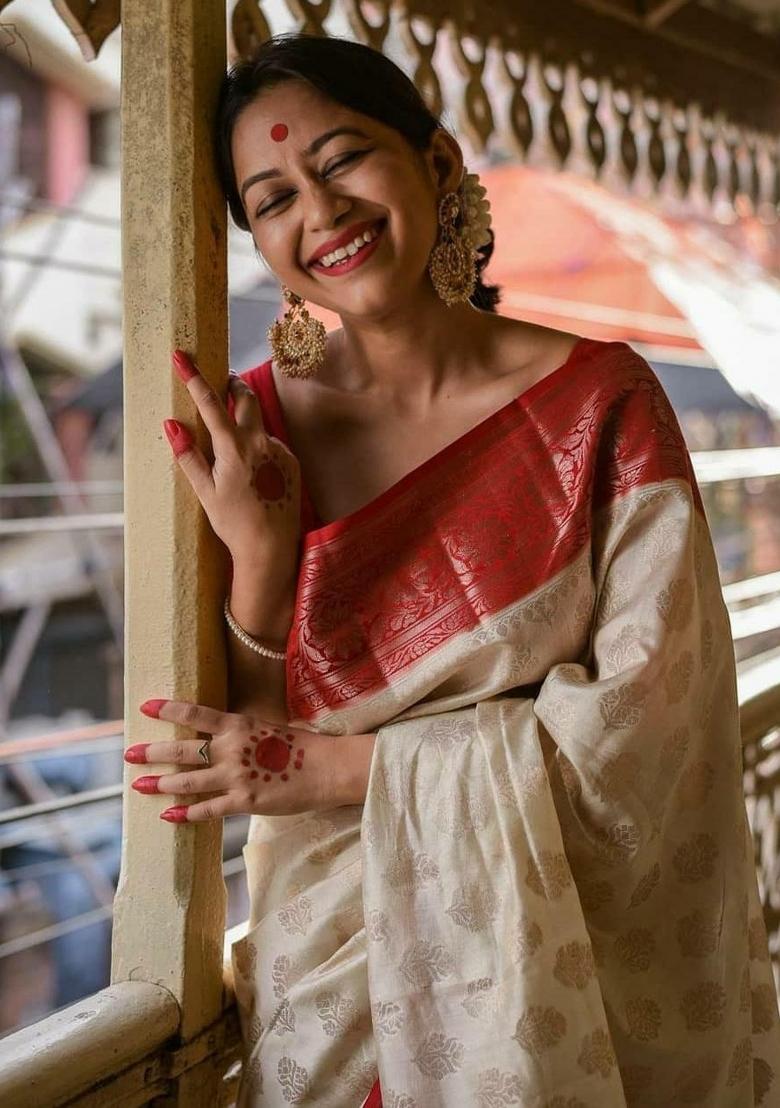 Cream Jacquard Work Silk Saree Set