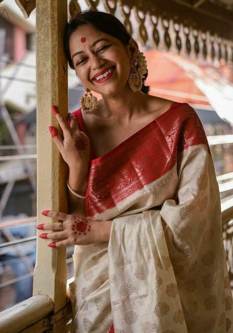 Cream Jacquard Work Silk Saree Set