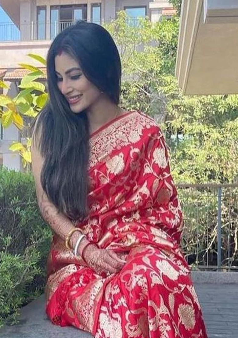 Red Jacquard Work Silk Saree Set