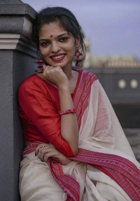 White Slab Weaving Work Silk Saree Set