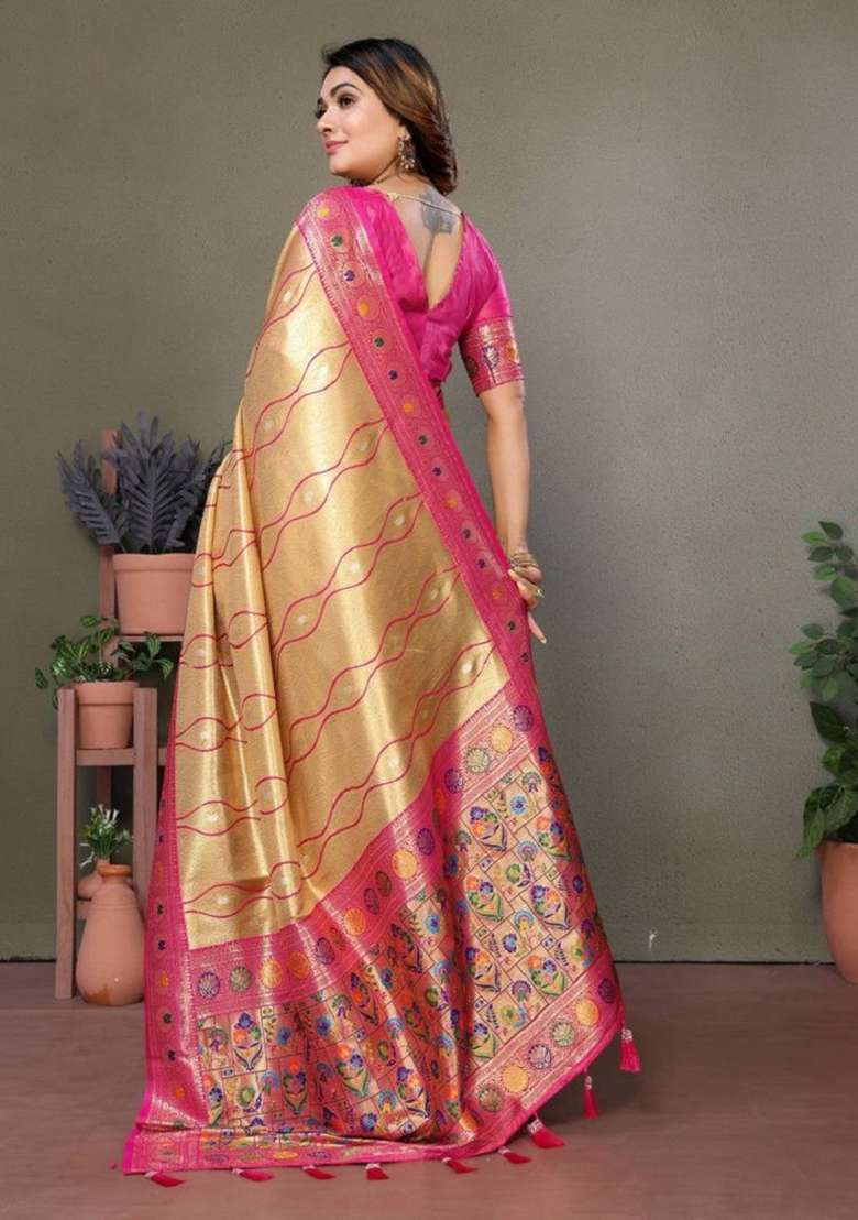 Cream Leheriya Print Silk Blend Saree Set - Indya