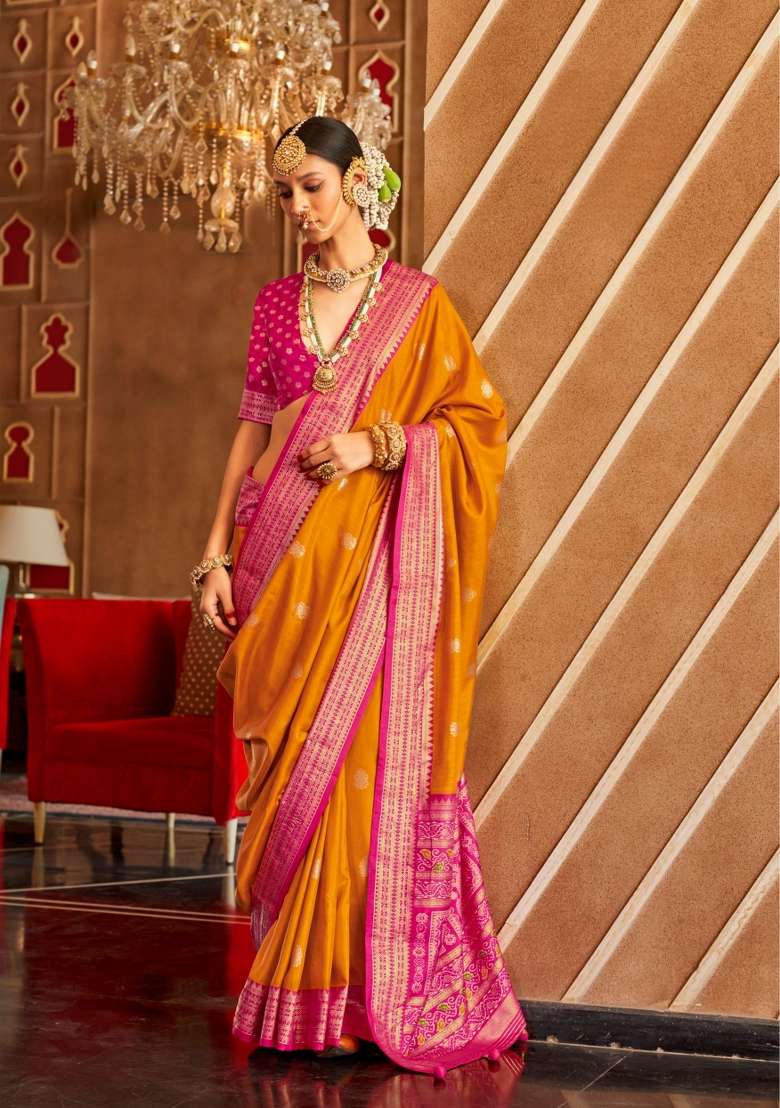 Mustard Printed Silk Blend Saree Set - Indya