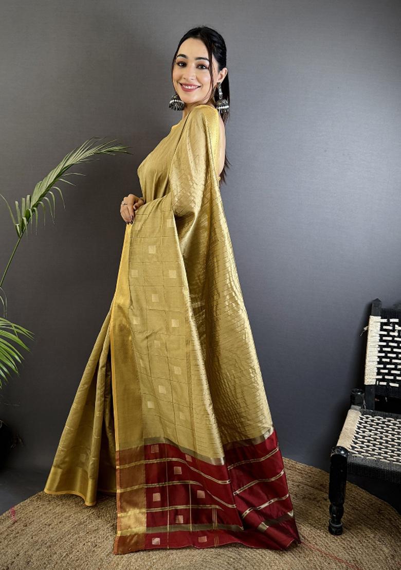 Ivory Stripes Box Silk Saree Set - Indya