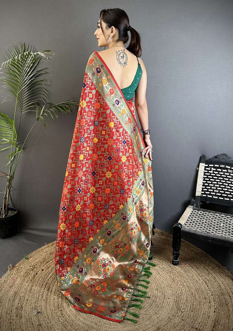 Red Woven Silk Blend Saree Set for Diwali and Festive Wear - Indya