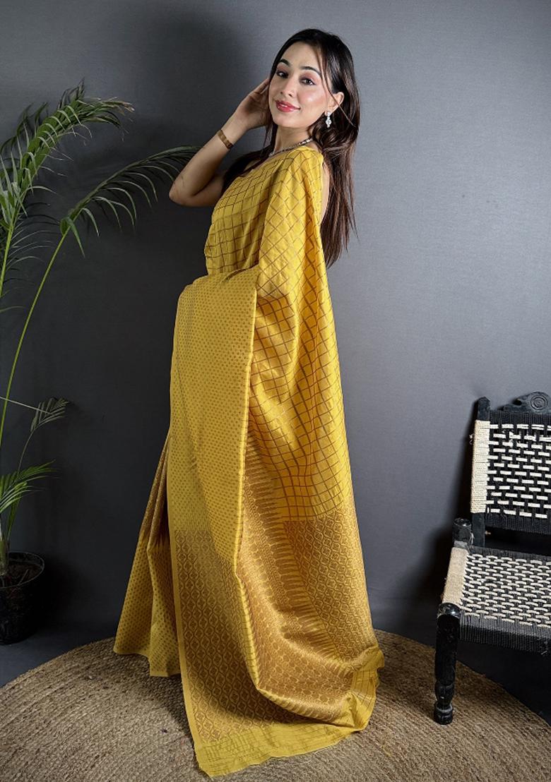 Golden Yellow Checked Silk Saree Set - Indya