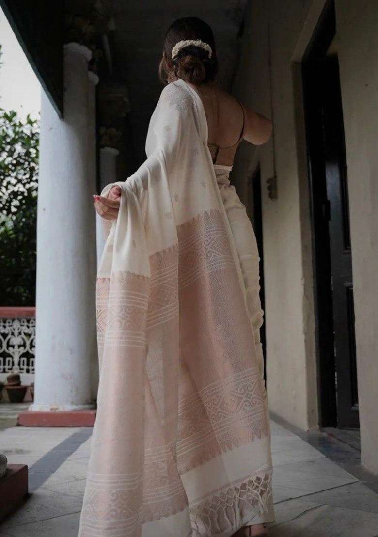White Jacquard Silk Blend Saree Set for Diwali and Festive Wear - Indya