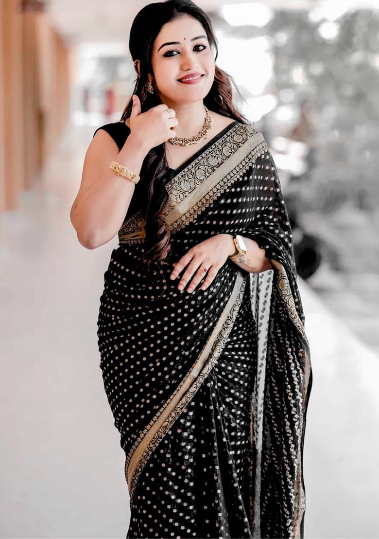 Black Jacquard Silk Saree Set - Indya