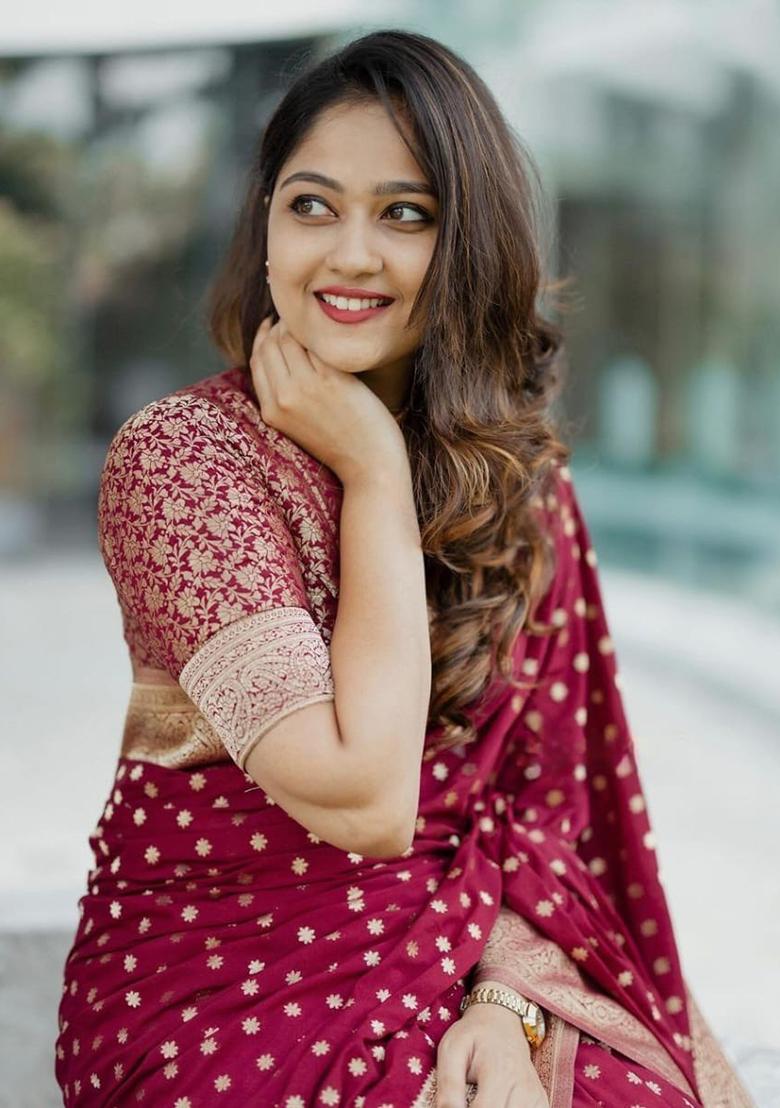 Maroon Jacquard Silk Saree Set - Indya