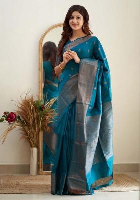 Rama Jacquard Silk Saree Set