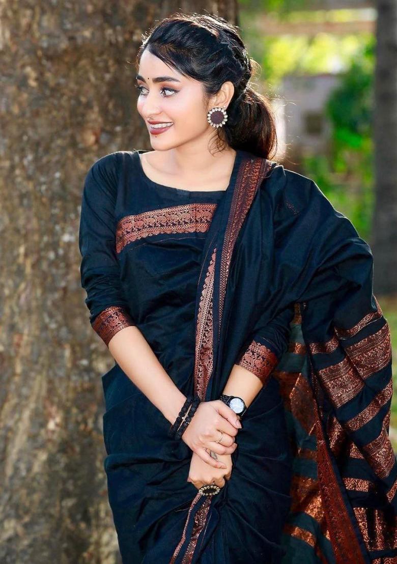 Black Jacquard Silk Saree Set - Indya